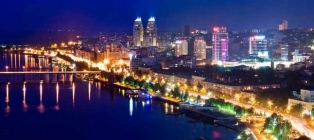Чудовий Дніпро! Місто та ріка